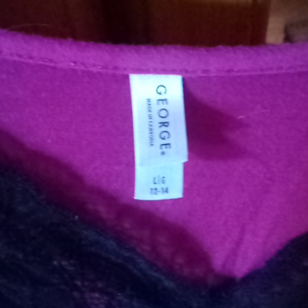 Lingerie - Picture 2 of 3